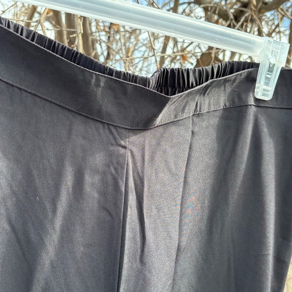 Women’s Fiorra black soft silky very light chiffon pull-on pants wide legs. - Picture 2 of 5